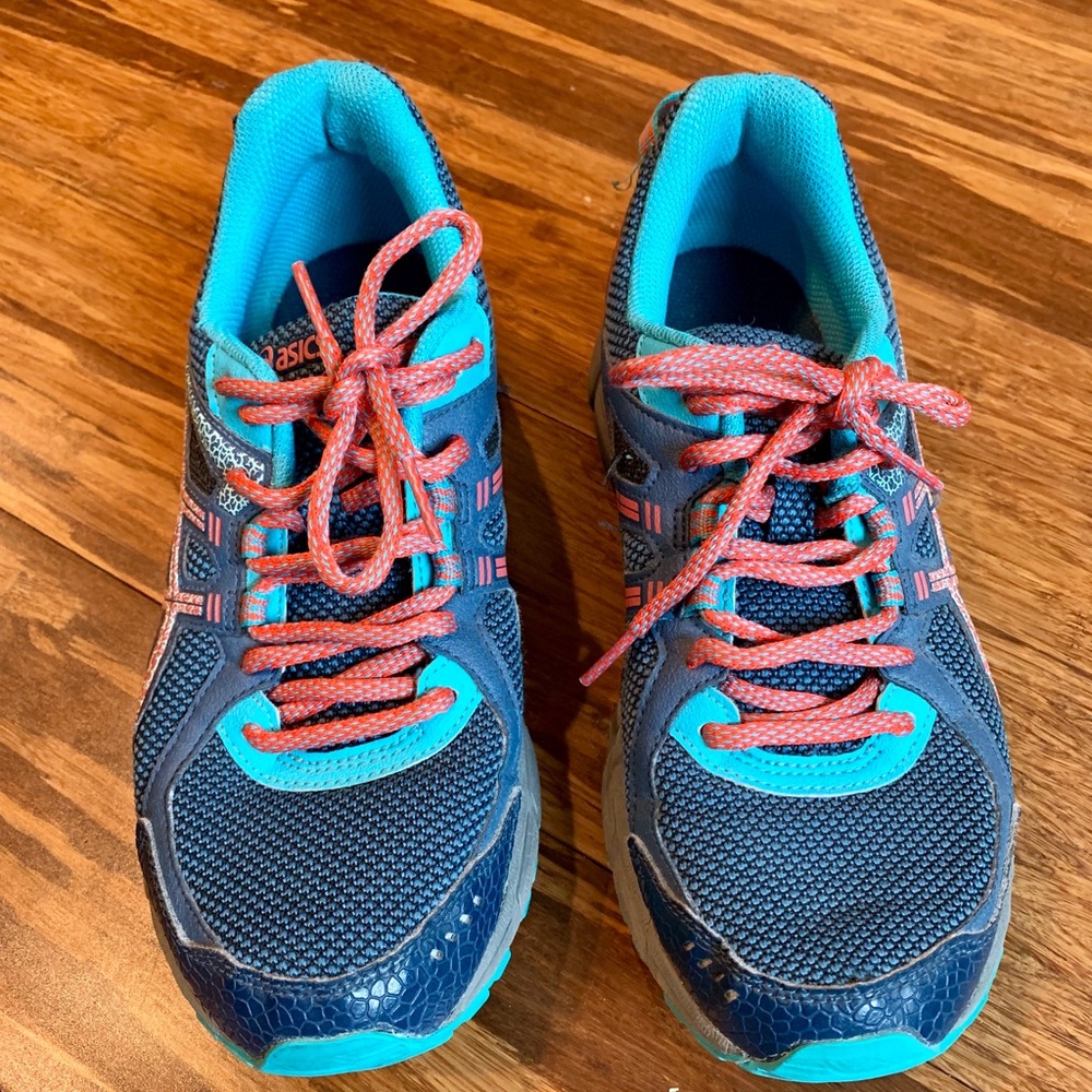 EUC ASICS sneakers size 8